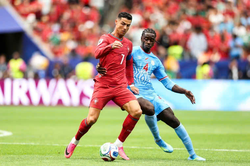 Khi Ronaldo không chỉ là bóng đá và World Cup...