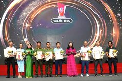 Đ&agrave; Nẵng tổng kết, trao Giải B&aacute;o ch&iacute; Huỳnh Th&uacute;c Kh&aacute;ng lần thứ I