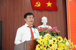 &Ocirc;ng Nguyễn Ph&uacute;c Bảo Nam giữ chức vụ Gi&aacute;m đốc Trung t&acirc;m Phục vụ h&agrave;nh ch&iacute;nh c&ocirc;ng phường Hải Ch&acirc;u