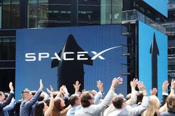 [GALLERY] SpaceX lỗ 8,7 tỷ USD vẫn h&uacute;t 75 tỷ USD, b&iacute; mật g&acirc;y sốc