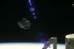 Tàu vũ trụ của SpaceX chở nhiều mẫu vật về Trái đất để nghiên cứu