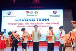 Tuy&ecirc;n truyền ph&ograve;ng chống đuối nước cho học sinh ở Quảng Ninh