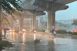 Thời tiết ngày 18/6: Bắc Bộ và Nam Bộ mưa dông, Trung Bộ nắng nóng