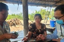 Khám bệnh tại nhà cho người dân