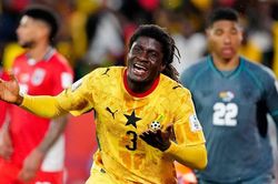 Ghana gi&agrave;nh 3 điểm nhờ khoảnh khắc nghẹt thở ph&uacute;t b&ugrave; giờ, dẫn đầu bảng đấu c&ugrave;ng tuyển Anh