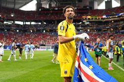 Những màn 'chào sân' gây chấn động World Cup