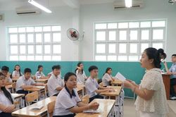 Biến động điểm thi v&agrave;o lớp 10 năm nay tại TPHCM