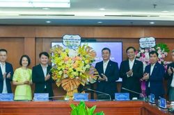 [VIDEO] L&atilde;nh đạo Petrovietnam ch&uacute;c mừng đội ngũ người l&agrave;m b&aacute;o ng&agrave;nh c&ocirc;ng nghiệp - năng lượng