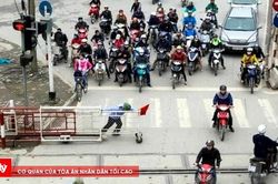 Cố &yacute; vượt đ&egrave;n đỏ tại đường sắt: Đừng đ&aacute;nh đổi t&iacute;nh mạng bằng v&agrave;i gi&acirc;y vội v&atilde;