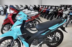 Hàng loạt xe máy số bán chênh giá: Nghịch lý mới trên thị trường xe phổ thông