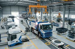 Xu&acirc;n Thiện Group đề xuất đầu tư sản xuất &ocirc; t&ocirc; tải v&agrave; m&aacute;y c&ocirc;ng tr&igrave;nh chạy điện