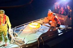 Quảng Ninh: Đồn Biên phòng Đảo Trần kịp thời cứu các ngư dân bị chìm tàu