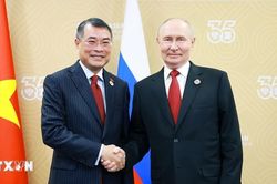 Thủ tướng L&ecirc; Minh Hưng hội kiến Tổng thống Nga Vladimir Putin