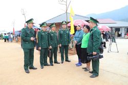 'Mắt sáng, lòng trong' soi chiếu nhịp đập thời đại