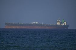 Eo biển Hormuz mở cửa trở lại: Tàu thuyền đã thực sự an toàn?