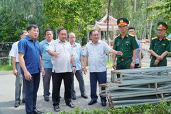 Quân khu 7 khảo sát vị trí nghi có mộ liệt sĩ tại Công viên Lê Thị Riêng
