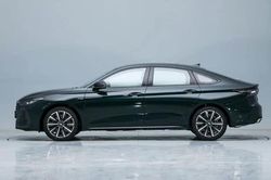 Xe sedan hạng C công suất 254 mã lực, giá từ 435 triệu đồng