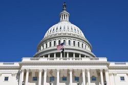 Fed giữ nguy&ecirc;n l&atilde;i suất tại cuộc họp đầu ti&ecirc;n dưới thời t&acirc;n Chủ tịch Kevin Warsh