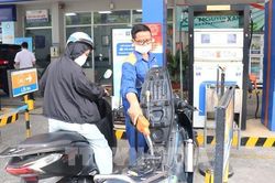 Giá xăng dầu tiếp tục giảm từ chiều 18/6: Bắt đầu công bố giá cơ sở xăng E10