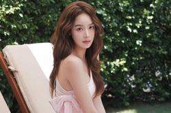 Ngẩn ngơ với visual đẹp phát sáng của Thanh Thủy