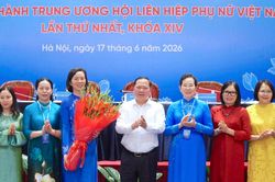 Bà Nguyễn Thị Minh Hương tái đắc cử Chủ nhiệm Ủy ban Kiểm tra TƯ Hội LHPN Việt Nam khóa II
