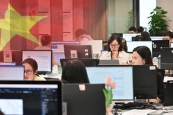 Việt Nam dẫn đầu khu vực về mức độ đ&oacute;n nhận AI