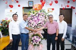Hội Doanh nh&acirc;n Tư nh&acirc;n Việt Nam thăm v&agrave; ch&uacute;c mừng Tạp ch&iacute; Điện tử Doanh nh&acirc;n Việt Nam nh&acirc;n ng&agrave;y B&aacute;o ch&iacute; C&aacute;ch mạng Việt Nam 21/6