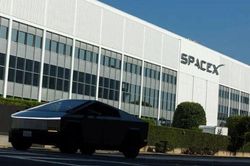 Elon Musk c&oacute; thể hợp nhất SpaceX - Tesla, tạo si&ecirc;u tập đo&agrave;n trị gi&aacute; 4.000 tỷ USD