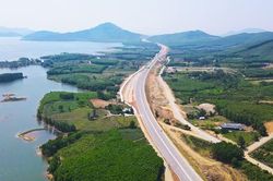 Ban h&agrave;nh mức ph&iacute; 13 tuyến cao tốc do nh&agrave; nước đầu tư