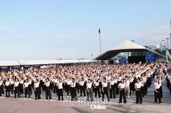 Gần 3.000 người tham gia đồng diễn flashmob
