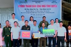 Trao nhà tình nghĩa cho các gia đình chính sách tại xã Mậu A và Đông Cuông