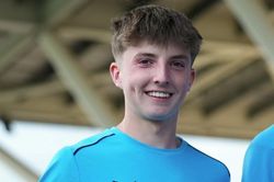 Manchester City đối mặt nguy cơ mất Charlie Gray v&agrave;o tay Lazio