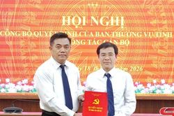 C&ocirc;ng bố quyết định bổ nhiệm Ph&oacute; Ch&aacute;nh Văn ph&ograve;ng Tỉnh ủy Sơn La