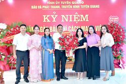 Các cơ quan, đơn vị thăm, chúc mừng Báo và phát thanh, truyền hình Tuyên Quang nhân Ngày Báo chí Cách mạng Việt Nam