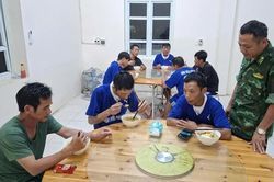 Tai nạn giao th&ocirc;ng 18/6: Cứu 9 ngư d&acirc;n sau vụ t&agrave;u c&aacute; đ&acirc;m đ&aacute; ngầm bị đắm ở Quảng Ninh