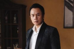 Binz: 'Tôi đã quay lại quá khứ với một lời xin lỗi kiêu hãnh'