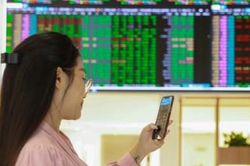Chứng kho&aacute;n ng&agrave;y 18/6: VN-Index tăng điểm mạnh nhưng d&ograve;ng tiền vẫn ph&acirc;n h&oacute;a