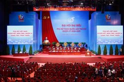 Khơi dậy tiềm năng, trí tuệ, khát vọng cống hiến của phụ nữ Việt Nam