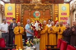 Phó Chủ tịch Quốc hội Đức thăm Trung ương Giáo hội Phật giáo Việt Nam