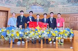 Cả 5 học sinh Việt Nam đoạt huy chương tại Olympic Vật lý châu Âu