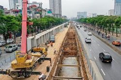 Hà Nội điều chỉnh rào chắn đường Văn Cao phục vụ thi công ga S1 tuyến metro số 5