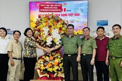 Lãnh đạo các cơ quan, đơn vị đến thăm, chúc mừng Ban Chuyên đề Công an TPHCM