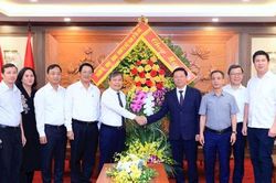 Chủ tịch UBND TP H&agrave; Nội Vũ Đại Thắng thăm, ch&uacute;c mừng c&aacute;c cơ quan b&aacute;o ch&iacute; nh&acirc;n Ng&agrave;y B&aacute;o ch&iacute; C&aacute;ch mạng Việt Nam