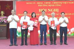 Phường Định Công trao quyết định công nhận các hội quần chúng