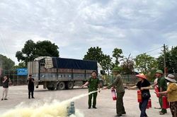 X&atilde; B&aacute;t Tr&agrave;ng: Tập huấn an to&agrave;n vệ sinh lao động, ph&ograve;ng chống ch&aacute;y, nổ cho c&aacute;c hộ kinh doanh