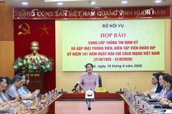 Bộ Nội vụ tập trung ho&agrave;n thiện thể chế, ch&iacute;nh s&aacute;ch