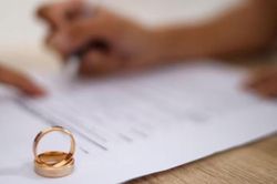 Tưởng tiền bạc l&agrave; tất cả, nữ đại gia nhận b&agrave;i học đắt gi&aacute; khi bị chồng bỏ ở tuổi trung ni&ecirc;n