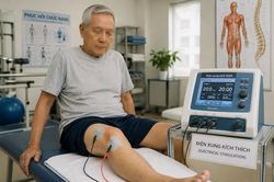 Từng phải dùng 12 chiếc bỉm/ngày, cụ ông 76 tuổi phục hồi ngoạn mục sau mổ tiền liệt tuyến