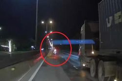 CSGT Hải Ph&ograve;ng dẫn đường đưa sản phụ vỡ ối đến bệnh viện cấp cứu trong đ&ecirc;m