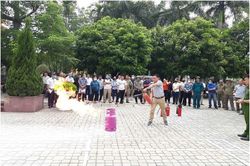 Hướng dẫn c&aacute;c biện ph&aacute;p đảm bảo an to&agrave;n ch&aacute;y, nổ cho c&aacute;n bộ cơ sở phường Long Bi&ecirc;n